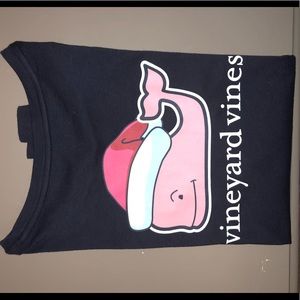 vineyard vines logo t-shirt
